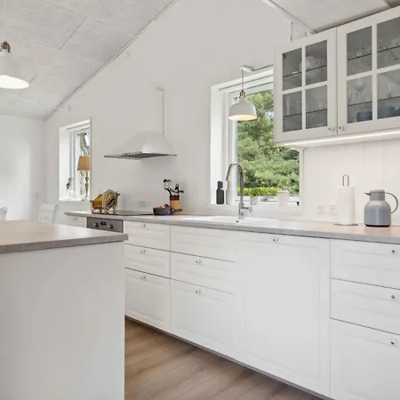 Lovely Summer House Close To Stillinge *