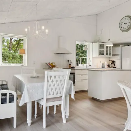 Lovely Summer House Close To Stillinge * Слагельсе