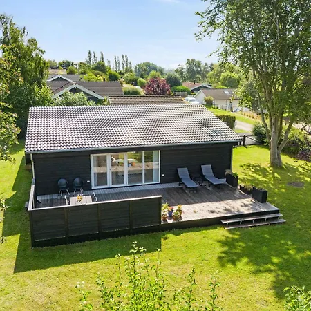 Дом отдыха Lovely Summer House Close To Stillinge *