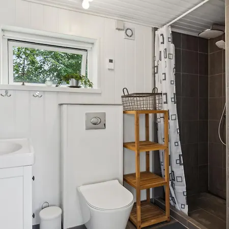 펜션 Lovely Summer House Close To Stillinge *