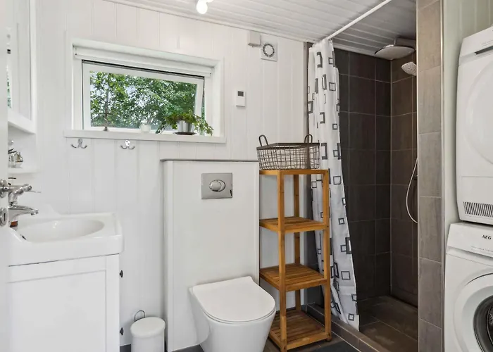 Lovely Summer House Close To Stillinge *